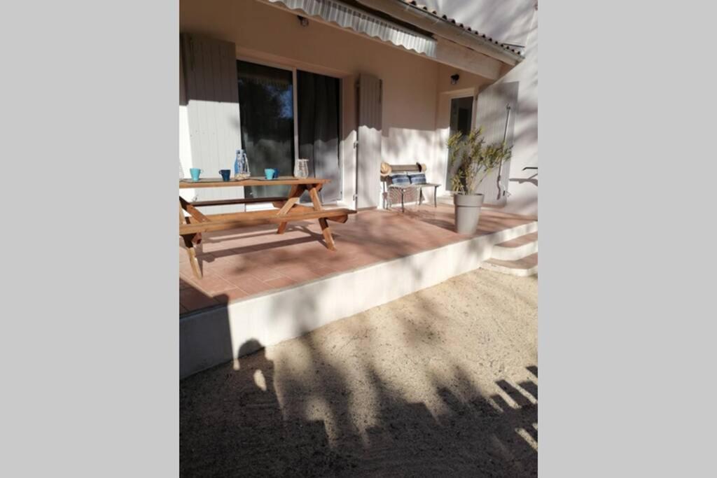 Maison 5 Personnes En Garrigue - Piscine-Spa Prive Langlade Экстерьер фото