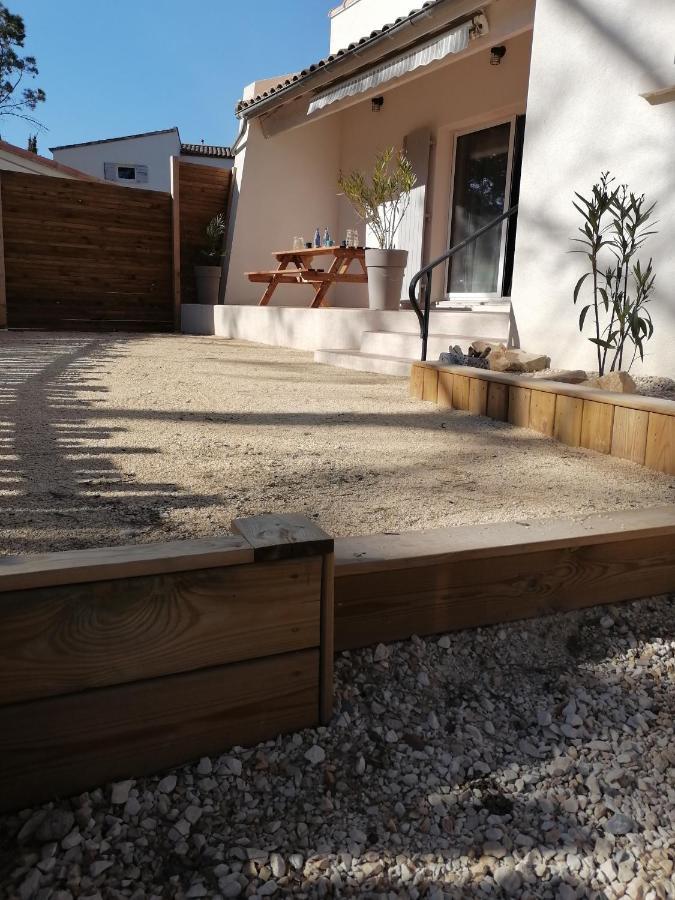 Maison 5 Personnes En Garrigue - Piscine-Spa Prive Langlade Экстерьер фото